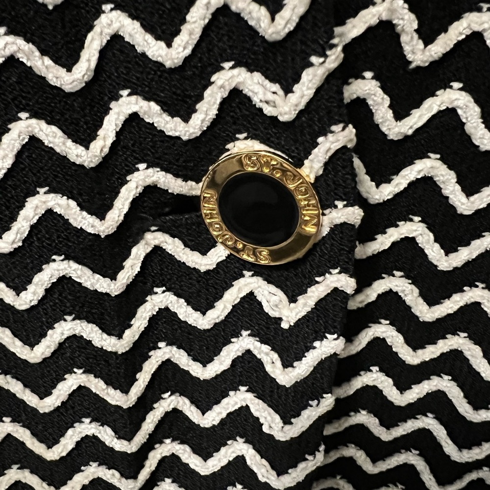St. John Black and White Zigzag Knit Blazer - Picture 5 of 14